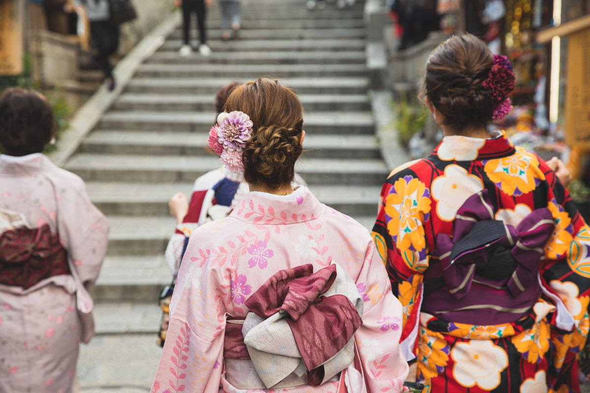 Archival study of Japanese cultural texture