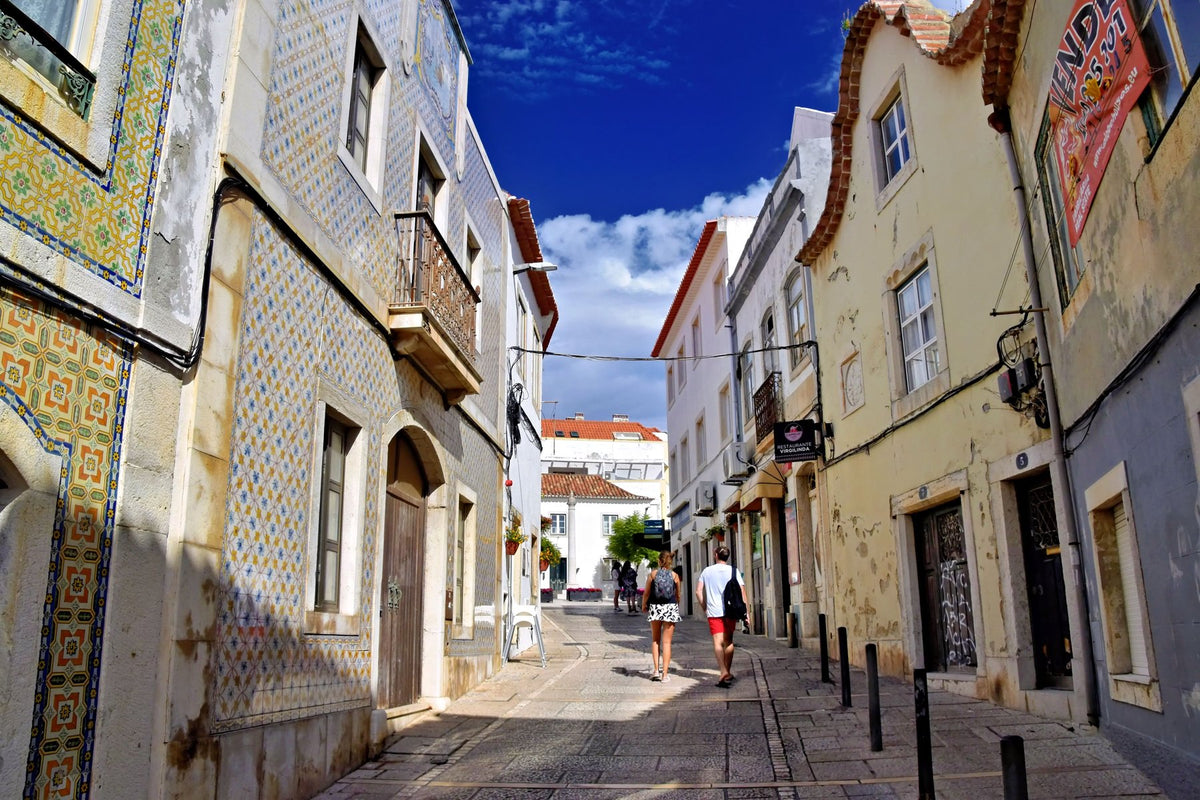 Archival study of Portuguese cultural texture